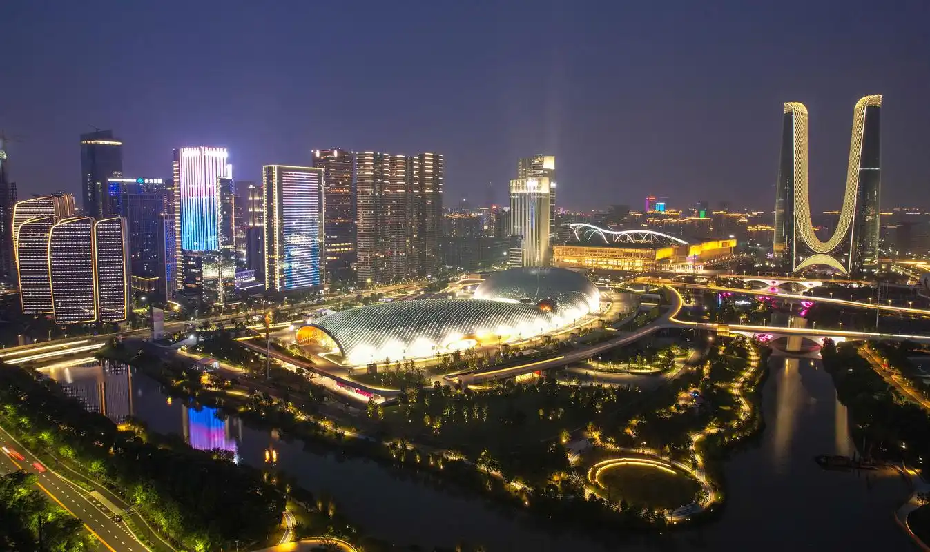 杭州亚运会倒计时100天 奥体中心夜景璀璨