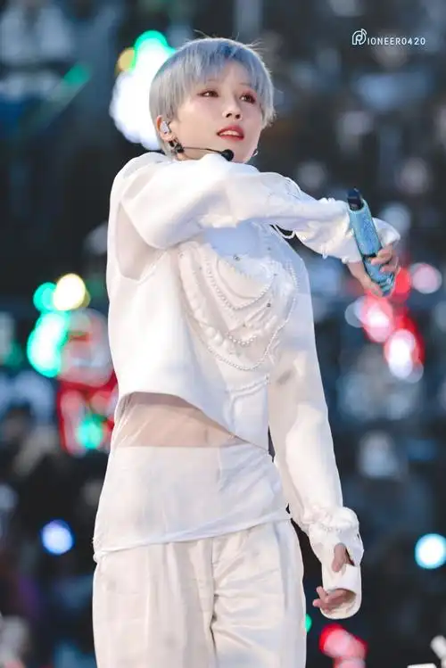 刘雨昕唱promise哽咽了##刘雨昕哭了