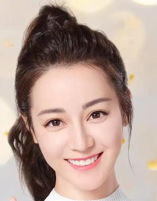 迪丽热巴能突然蹿红,除了杨幂鼎力扶持,也离不开实力派老爸