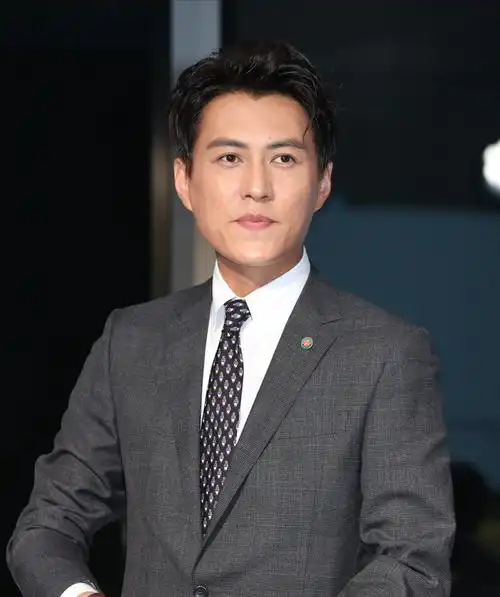 勒东个人资料图片(靳东的低调情史) - 散下步