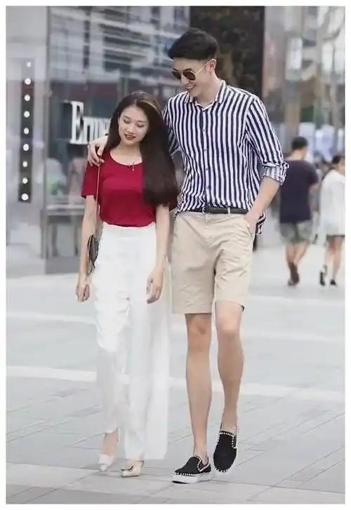 全网最搭"最萌身高差",他的女票长了御姐的脸,萝莉的身材!