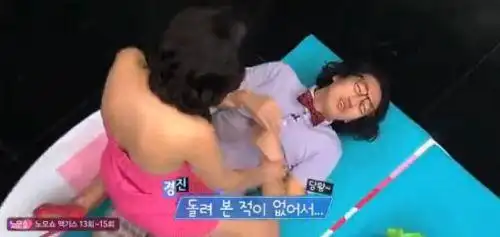 韩国深夜节目大尺度 嫩模穿爆乳装玩人肉哑铃走光(图)-闽南网