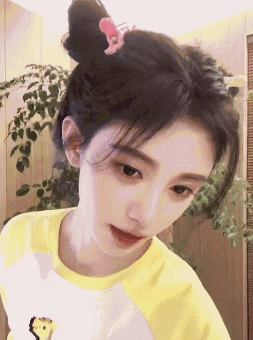 鞠婧祎双丸子头女高