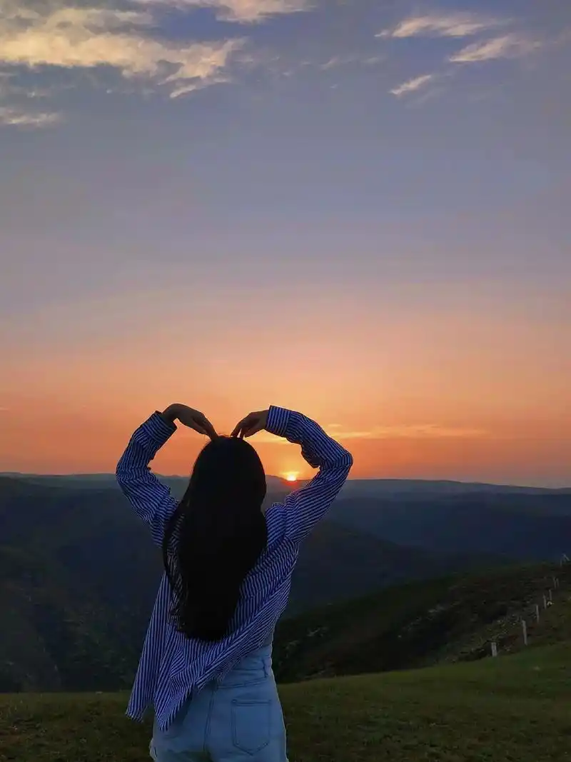 每一张我都想用来当头像#女生头像#背影#自由#阳光 - 抖音