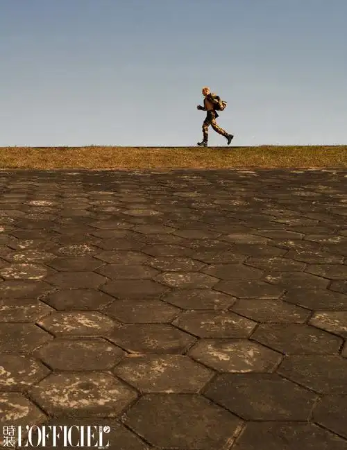 张艺兴2024时装开年刊##张艺兴性张力