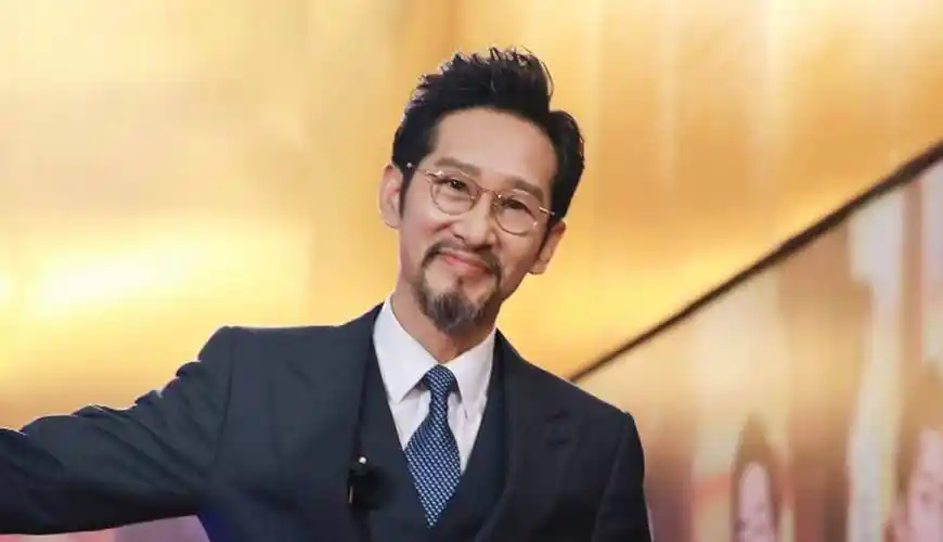 王劲松:跑了十年龙套,"第一太监"杨金水出名,靠林耀东火出圈_表演