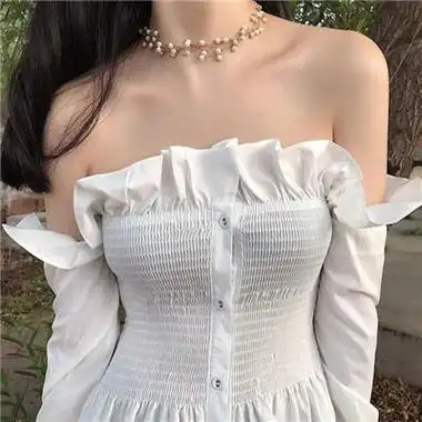 2018最新长发露锁骨的女生陌陌头像 孤独成就现在的我 第2张