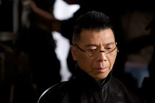 冯小刚在《建国大业》中客串杜月笙.