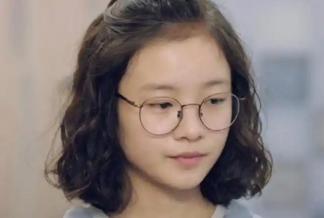 小欢喜演员戴上眼镜后方一凡帅气十足乔英子画风却大变