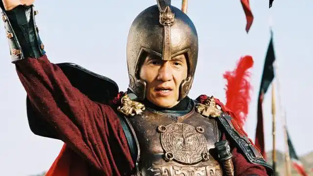 成龙首次出演古装片,与韩国美女上演古今爱情