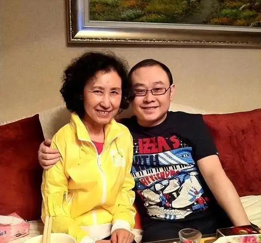 刀郎前妻杨娜:生下女儿40天便跑路,如今刀郎幸福美满,她后悔吗