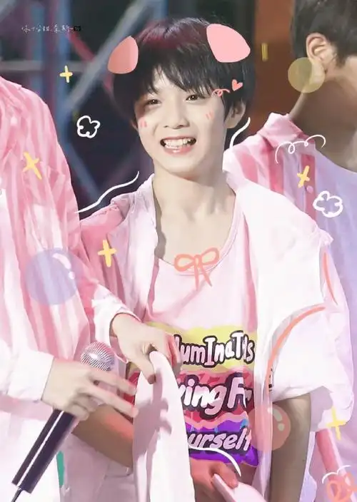 萌到想rua脸的明星小时候#刘耀文小时候太奶萌了吧,奶呼呼的小丸子