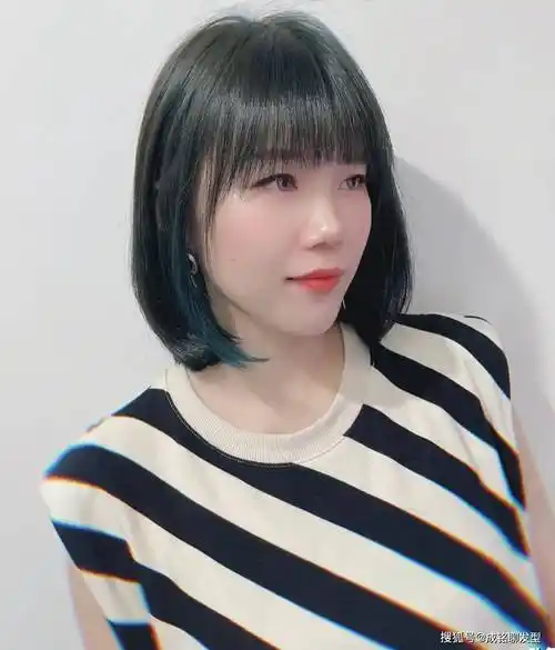 女人到了四五十岁,这6种时尚减龄的短发,让你远离""