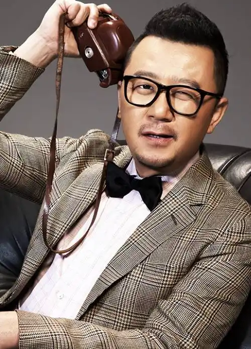 郭涛:娶小15岁娇妻,儿女双全事业有成,一本书毁掉"好丈夫"滤镜_父母