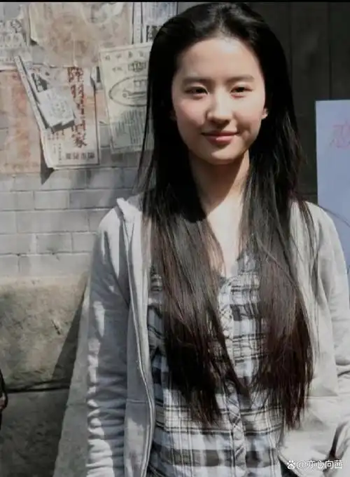 刘亦菲素颜照曝光,神颜无需修饰