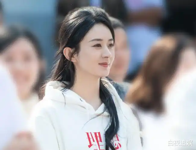 原创赵丽颖发文告别新角色33岁状态成焦点我只留意到照片上的贴纸