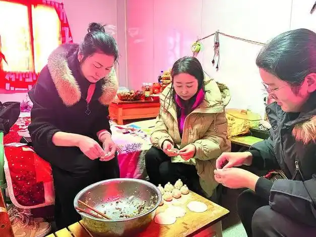 新春走基层龙腾盛世辞旧岁福喜盈门向未来