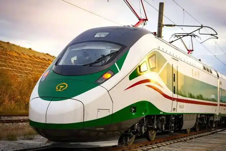 cr200j-c型复兴号动力集中动车组首次配属新疆铁路_搜狐汽车_搜狐网