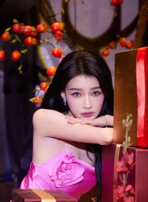 孙怡最新写真,芭比粉礼服展现完美身材_照片_气质_礼物