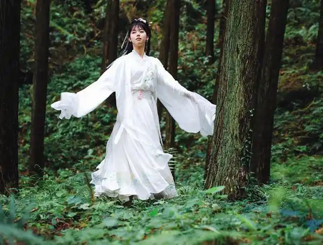 仙女故事:女神仙化成民女,十个和尚试图轻薄,后来的结局如何?