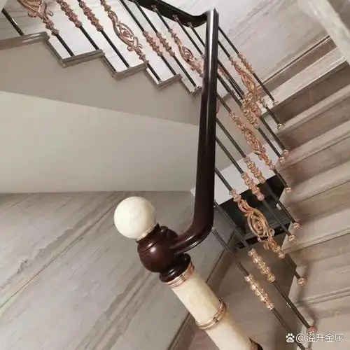 别墅铜楼梯扶手立柱间距是多少