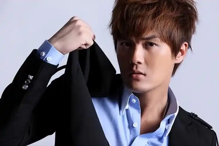 歌手吴克群公开道歉引热议,原因让人意想不到,网友直呼太暖心