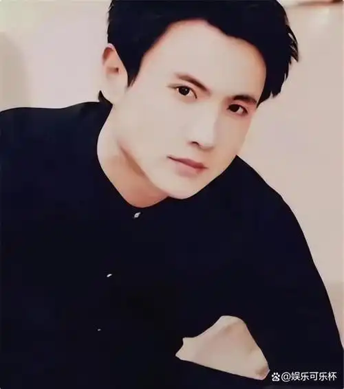 18岁黄渤忍了,18岁沙溢也忍了,看到18岁的雷佳音我没忍住!