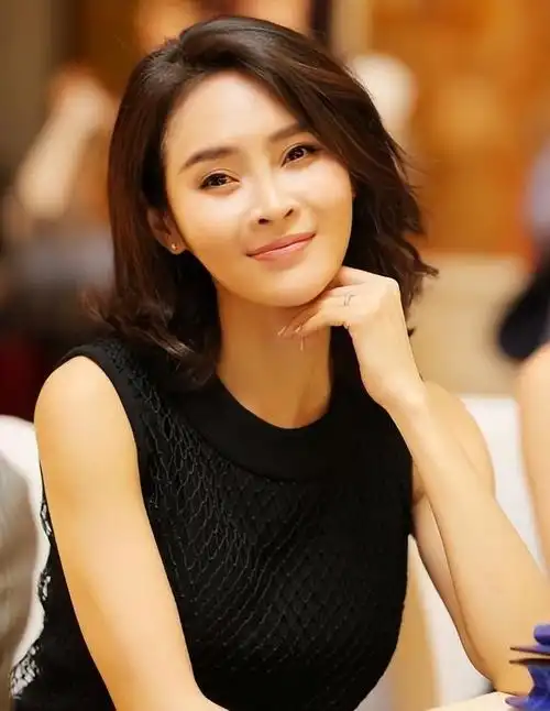 回顾于明加我这辈子正确的决定就是为普通丈夫生了两个女儿