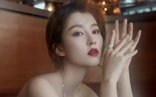 乔欣性感抹胸裙写真桌面壁纸