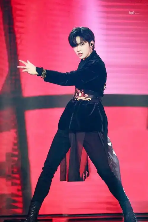 刘耀文最新舞台照片