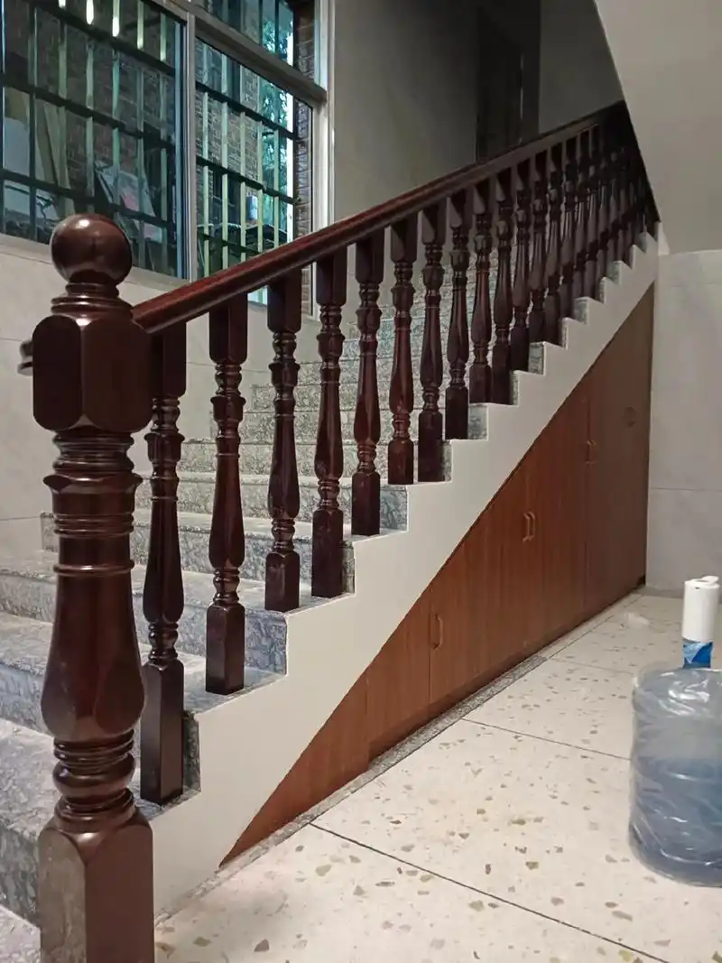 加长版8 1四层实木楼梯扶手完美收工!
