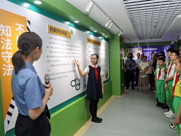"双师课堂"送上别开生面法治课_中华人民共和国最高人民检察院