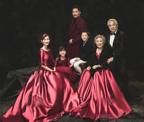 四人家庭全家福