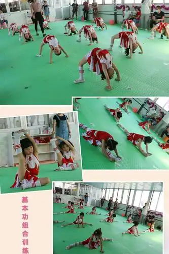 在基本功组合训练里,宝贝们劈腿,下腰毫不费力,这都离不开平时的
