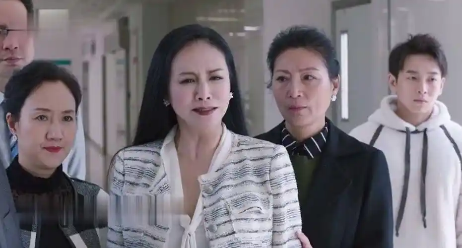 这些发福的女明星,当年都是大美女_田丽_陈岚_时候