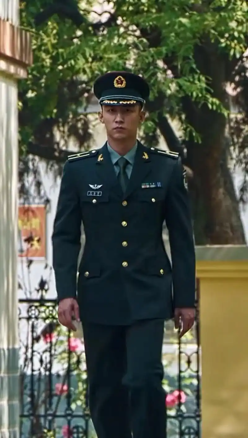 黄景瑜—军装照