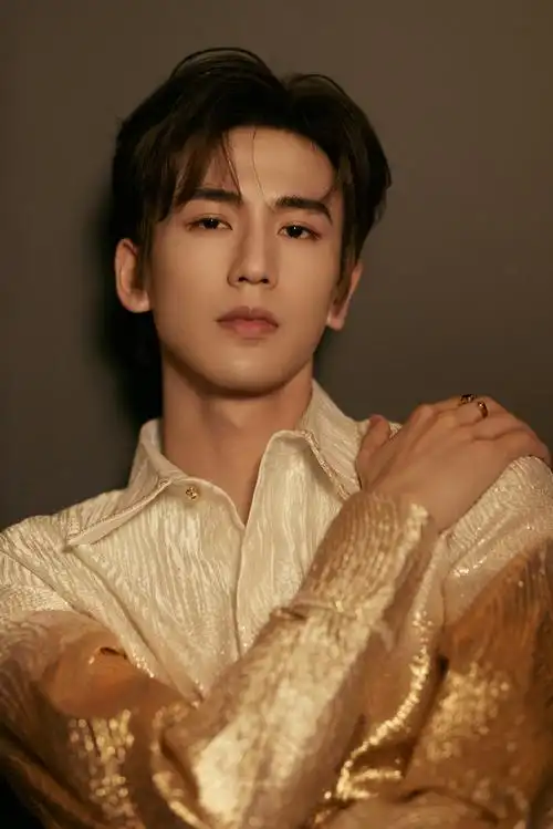 张凌赫##张凌赫兰蔻护肤大使##张凌赫冷脸照