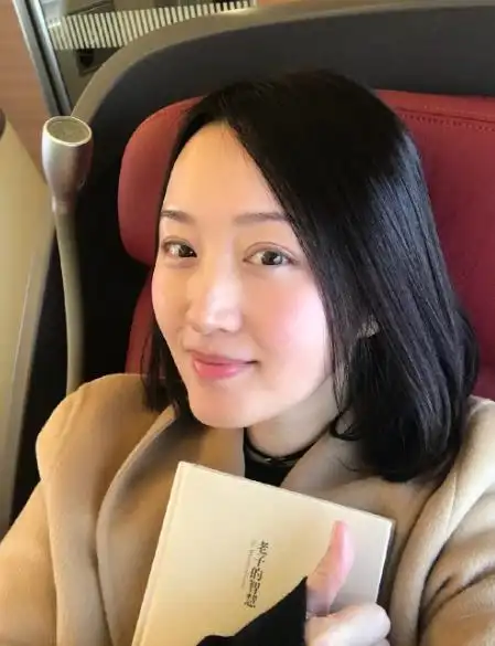 卸妆后杨钰莹长相