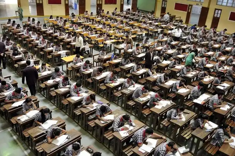 2016年印度博帕尔高考考场./视觉中国