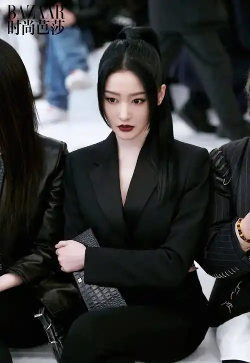 张天爱太热了吗?