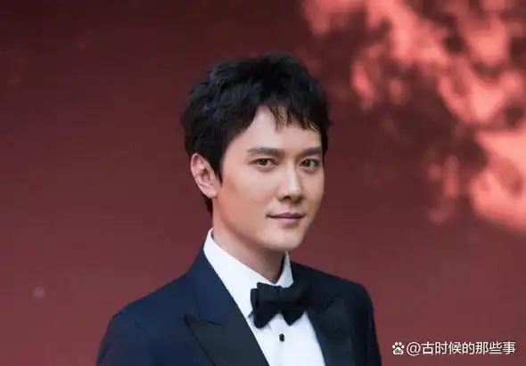 冯绍峰陪儿子参加亲子运动会!5岁想想超像妈妈,长成男版赵丽颖