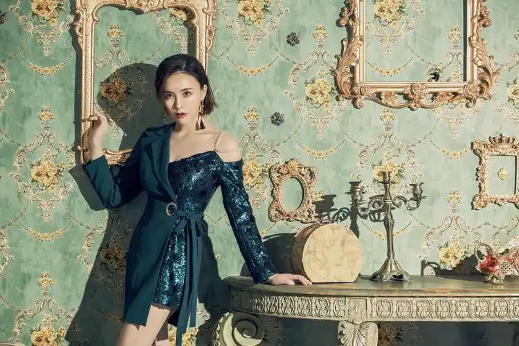 超养眼的混搭杀大片吕佳容性感解锁新造型