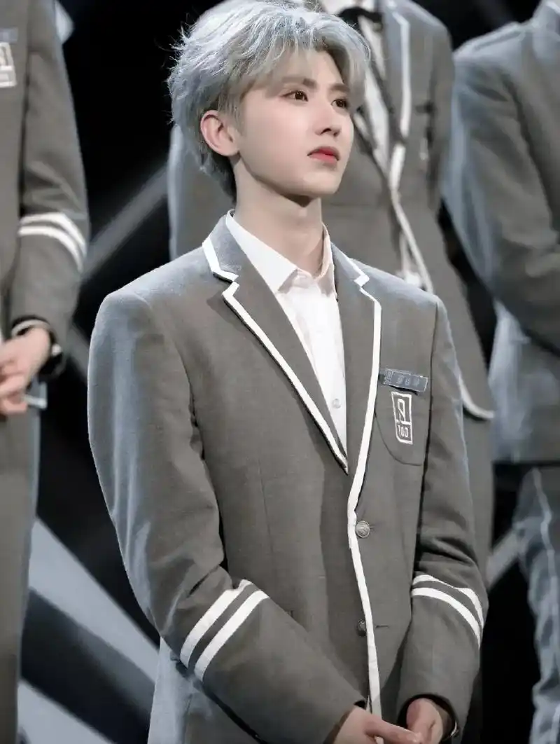 可是下一个十年,不再是我炙热的十几岁了 #蔡徐坤 #陈立农  - 抖音