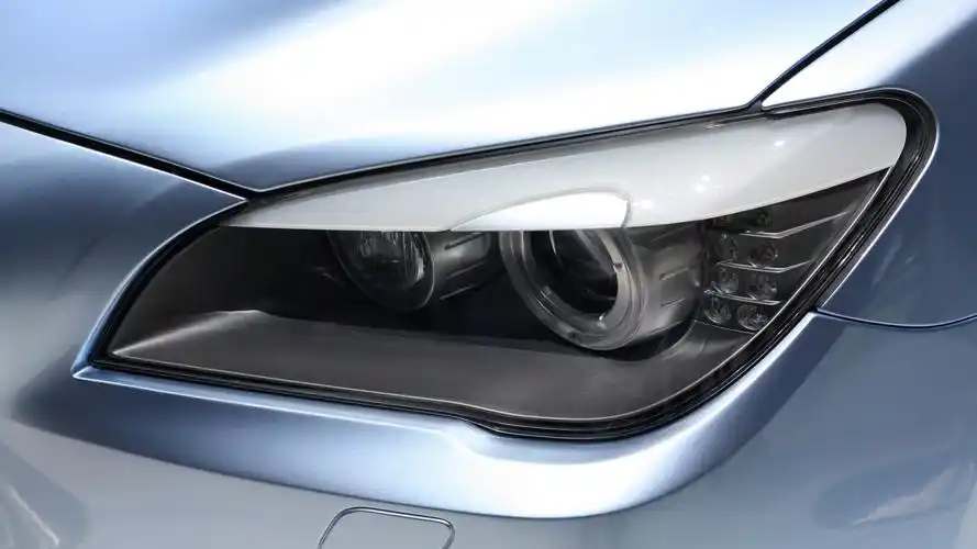 炫酷的汽车前灯