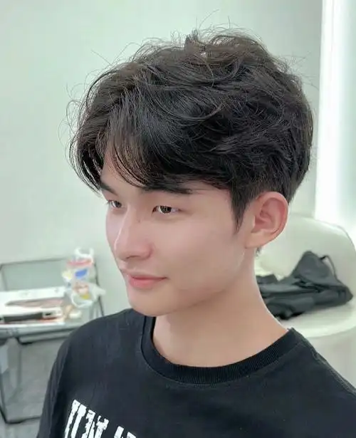 新潮男发型必看哦