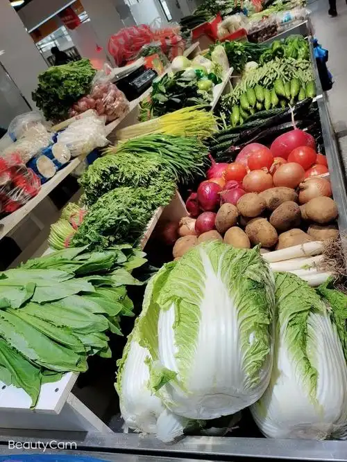 梅河口市海鲜市场蔬菜摊位出兑!25和26床