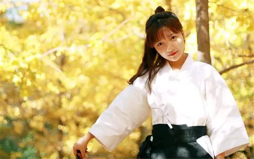 性感爆乳美女米妮电脑桌面壁纸