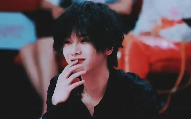 华晨宇飒飒黑暗深海与我潜游同我沉溺拥我共坠你将绝无悔意