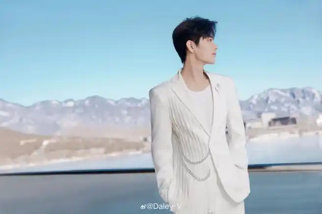 v-style##肖战网络视听盛典彩排图