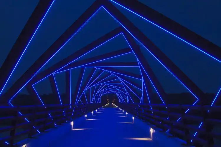 高架步行天桥,08 iris22 productions